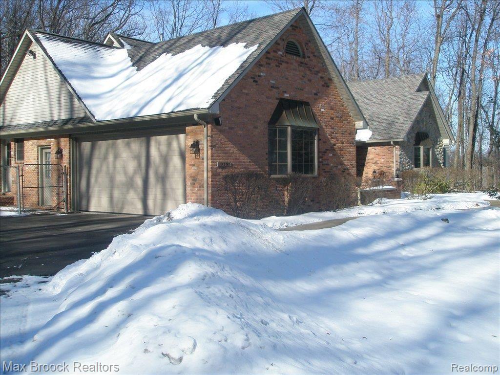 9185 Fox Hollow Road Clarkston, MI 48348 - Photo 21 of 25 Garage
