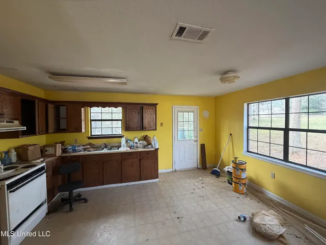 $69,900 | 1129 West 6th Street, Prentiss, MS 39474
