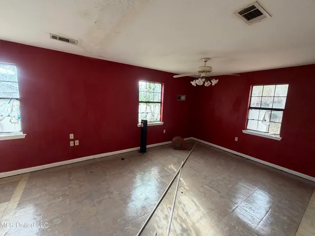 $69,900 | 1129 West 6th Street, Prentiss, MS 39474