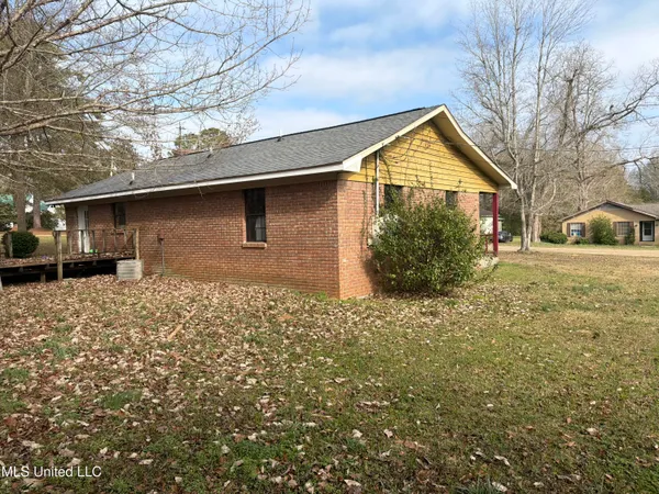 $69,900 | 1129 West 6th Street, Prentiss, MS 39474