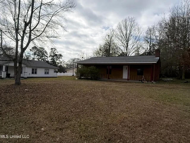 $69,900 | 1129 West 6th Street, Prentiss, MS 39474