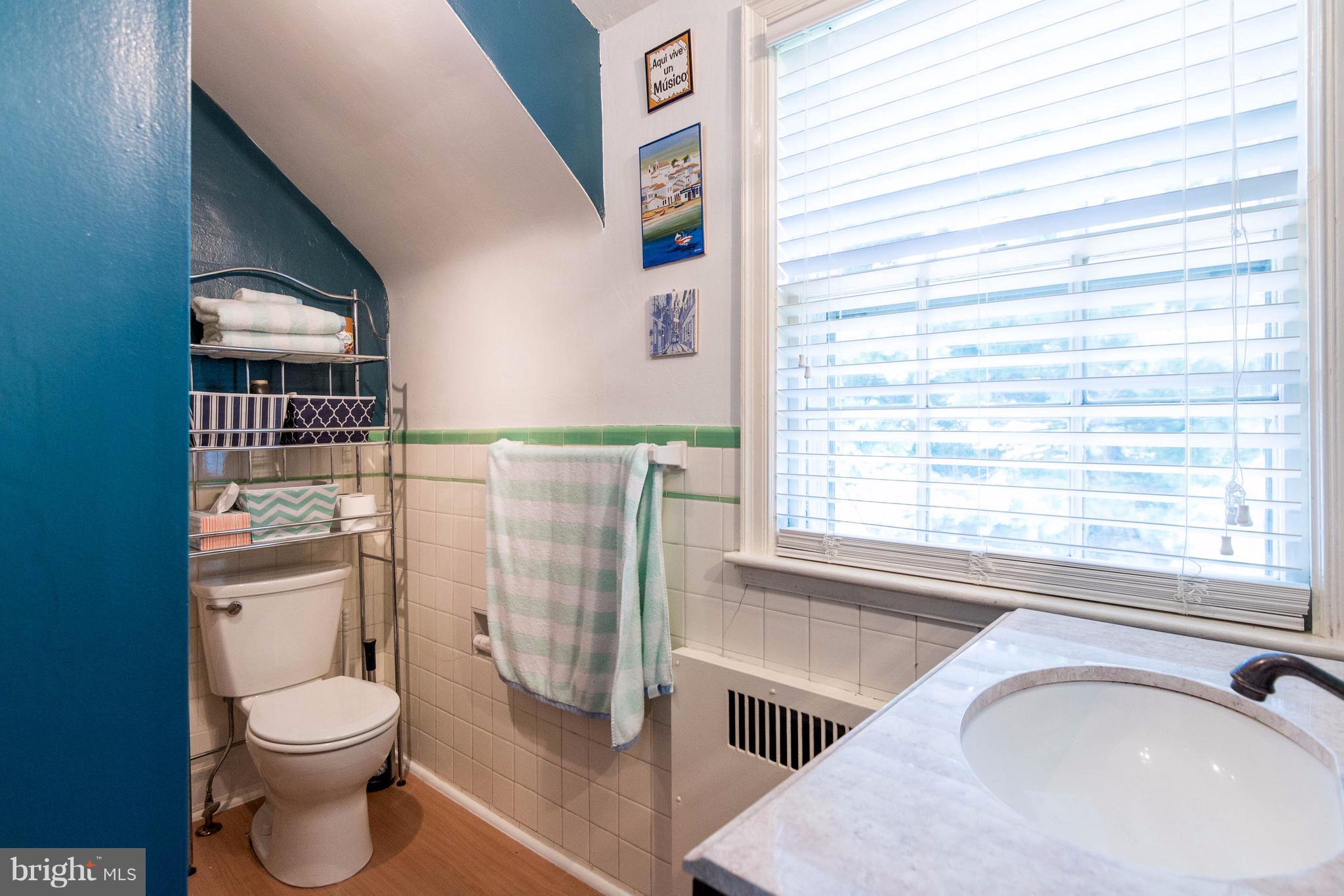 702 St Georges Road Baltimore, MD 21210 - Photo 15 of 21 Bath