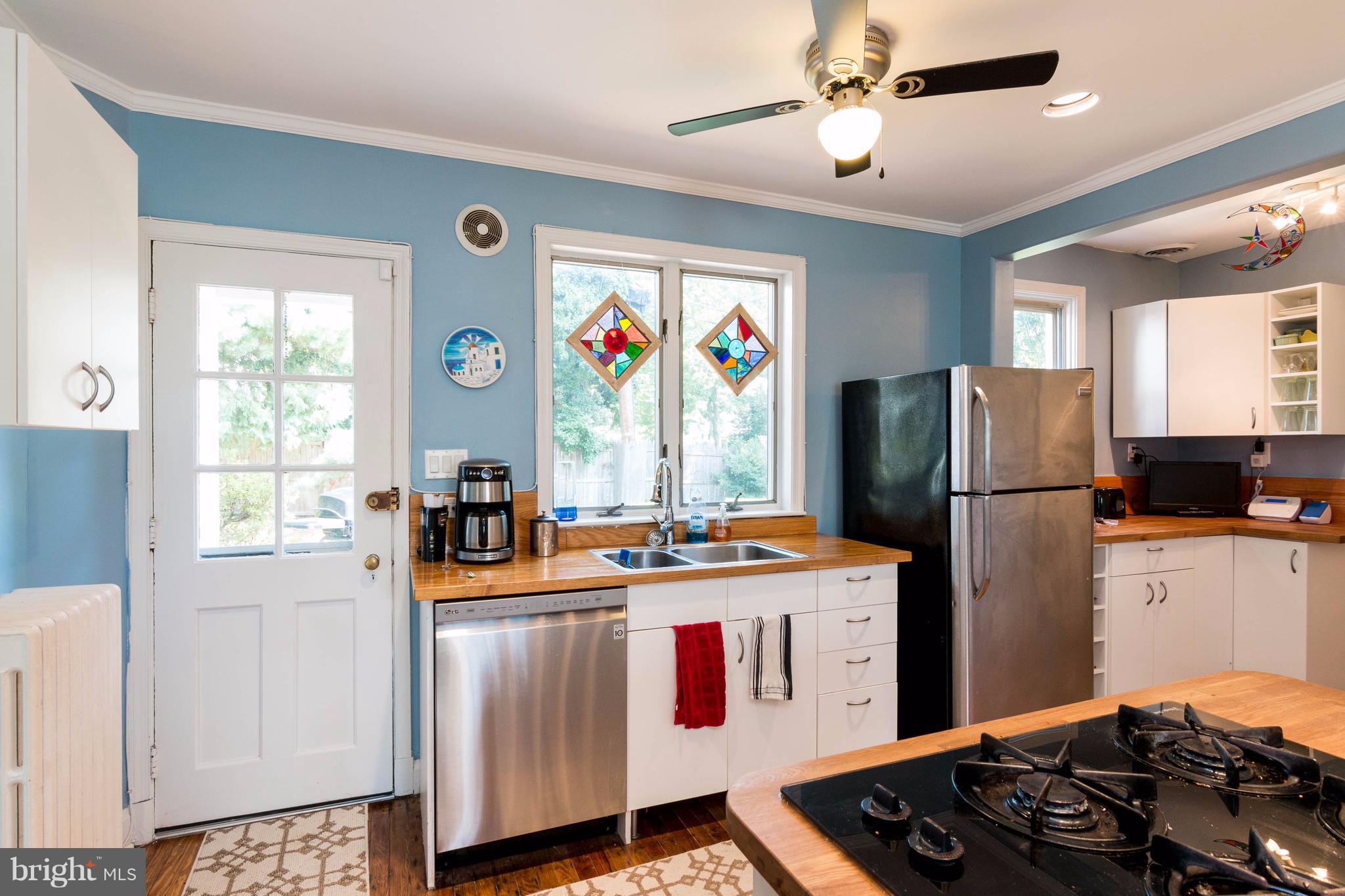 702 St Georges Road Baltimore, MD 21210 - Photo 7 of 21 Kitchen