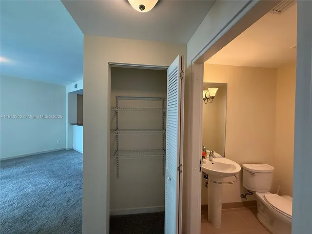 $2,500 | 300 South Biscayne Boulevard, Unit T1805, Miami, FL 33131