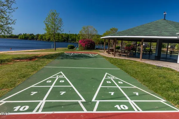 a view of a tennis court