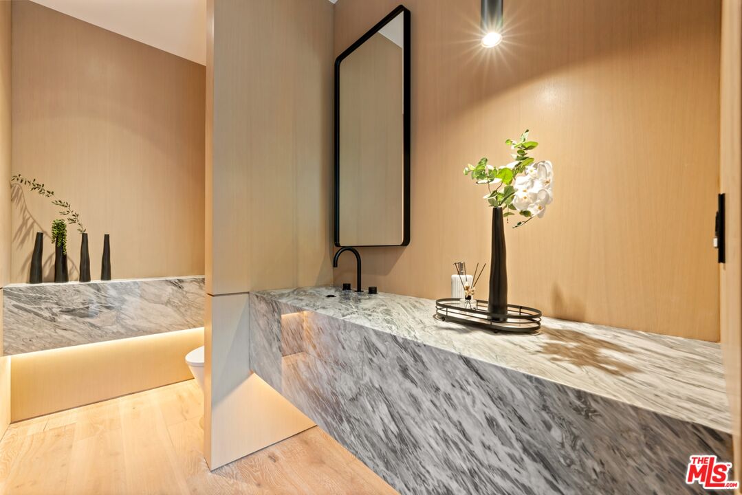 1508 Roscomare Road Los Angeles, CA 90077 - Photo 12 of 29