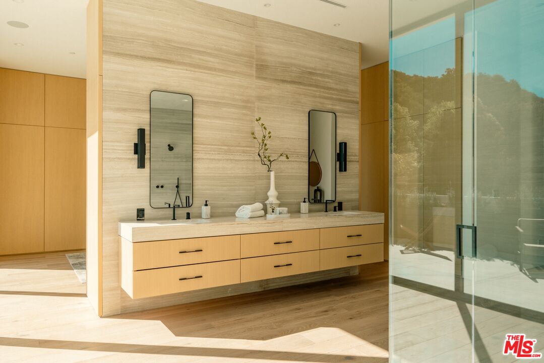 1508 Roscomare Road Los Angeles, CA 90077 - Photo 17 of 29