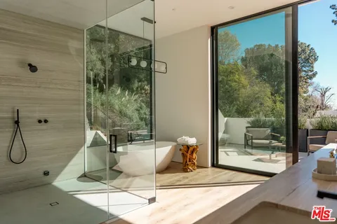 $7,990,000 | 1508 Roscomare Road, Los Angeles, CA 90077