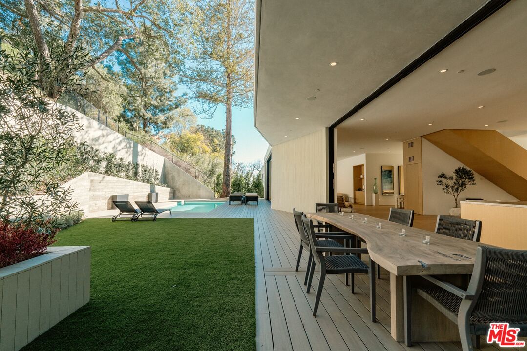 1508 Roscomare Road Los Angeles, CA 90077 - Photo 24 of 29