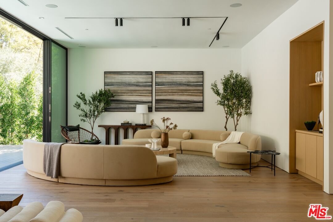 1508 Roscomare Road Los Angeles, CA 90077 - Photo 6 of 29