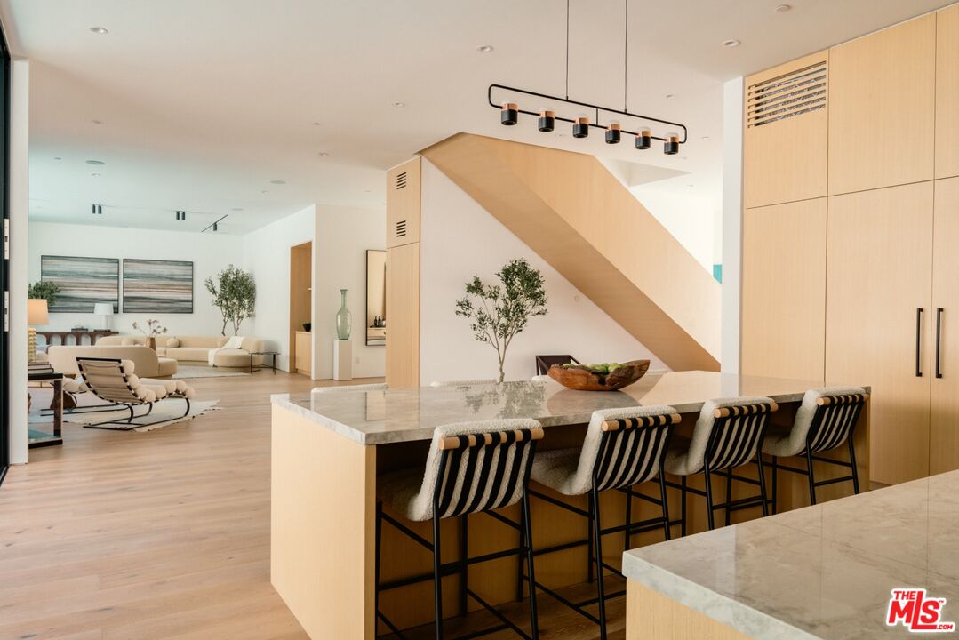 1508 Roscomare Road Los Angeles, CA 90077 - Photo 10 of 29