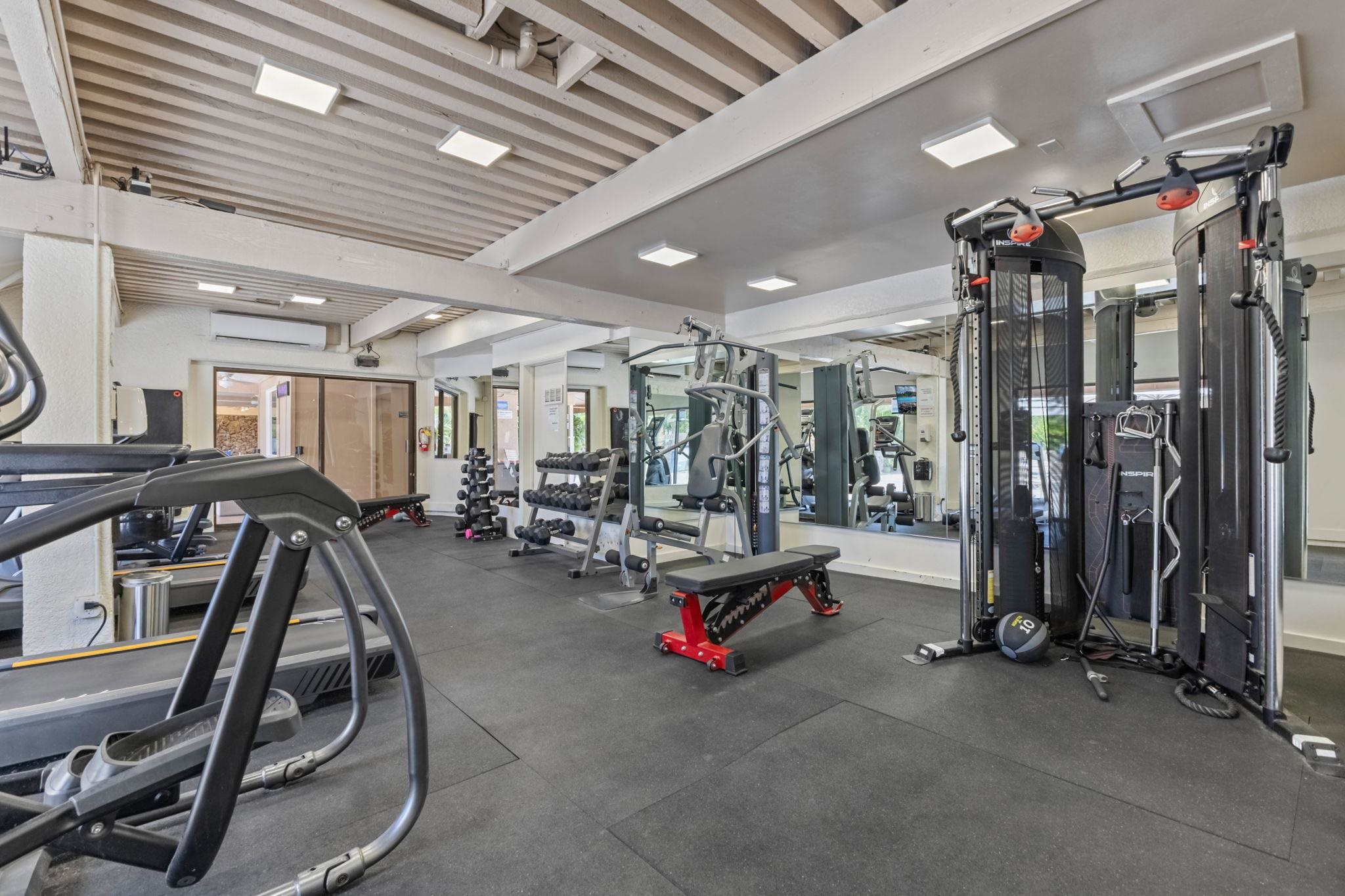 2695 South Kihei Road, Unit 4301 Kihei, HI 96753 - Photo 27 of 45 a view of a room with gym equipment
