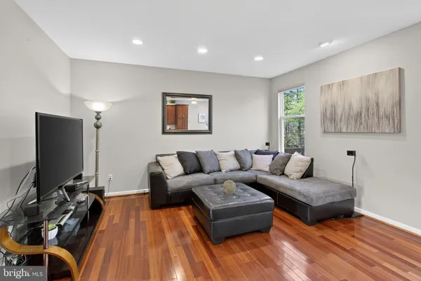 $3,500 | 43738 Clemens Terrace, Ashburn, VA 20147