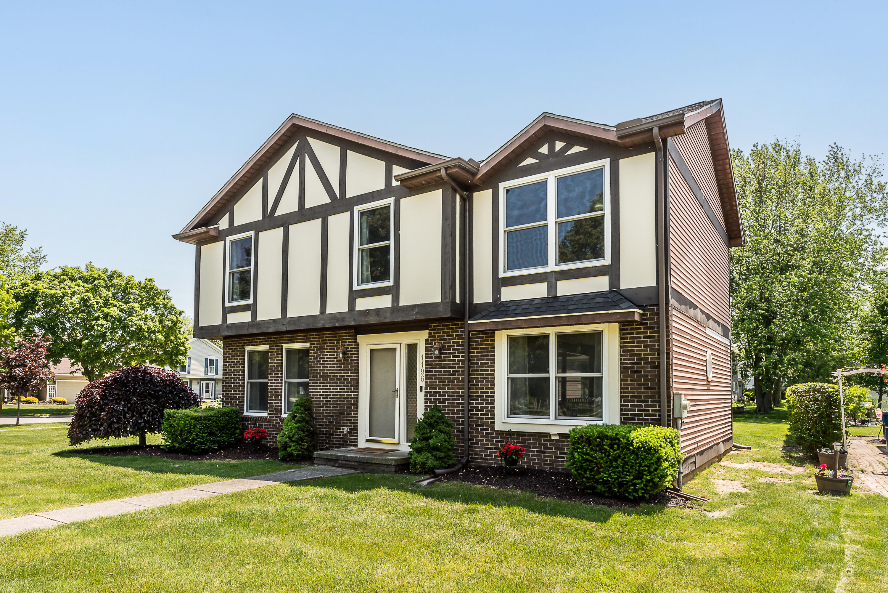 1196 Rathfon Circle Saline, MI 48176 - Photo 1 of 46 DSC_4