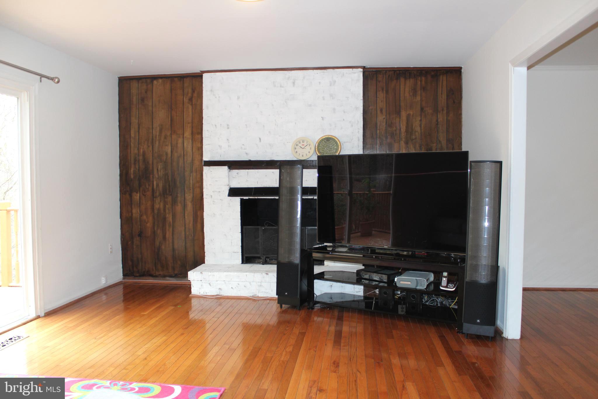 7212 Joshua Tree Lane Springfield, VA 22152 - Photo 8 of 30 Gallery Image 8