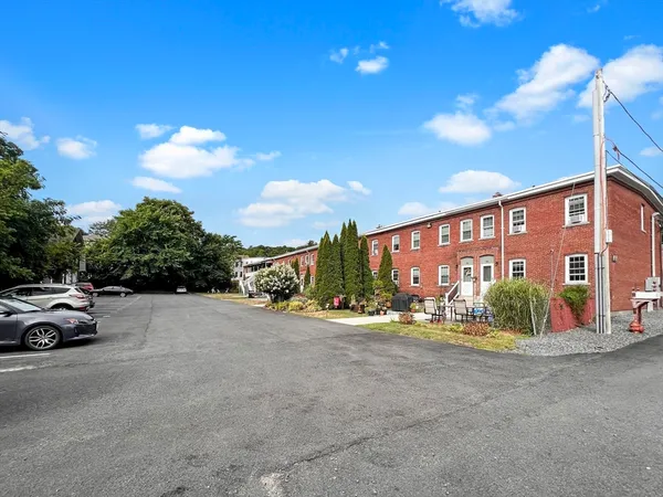 $2,650 | 64 Grove Street, Unit 64, Clinton, MA 01510