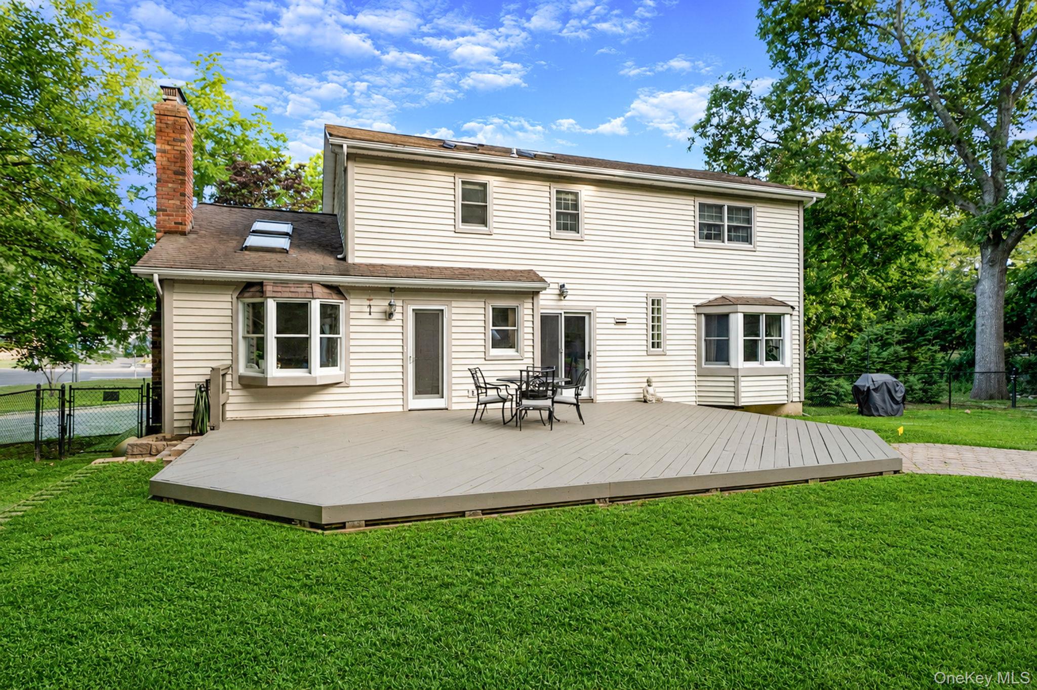 93 North Country Road Shoreham, NY 11786 - Photo 38 of 41