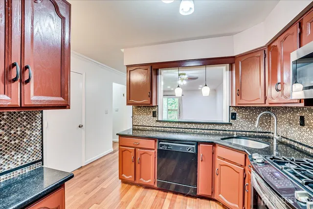 $3,200 | 6 Tulip Court, Edison, NJ 08820