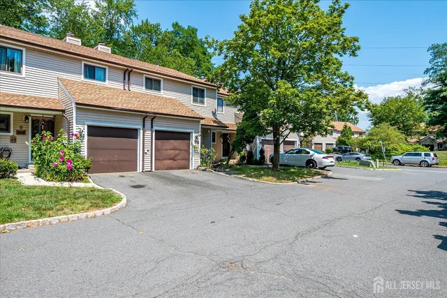 $3,200 | 6 Tulip Court, Edison, NJ 08820