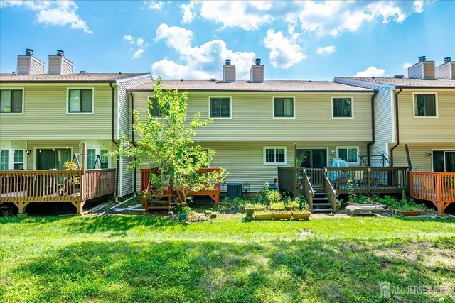 $3,200 | 6 Tulip Court, Edison, NJ 08820