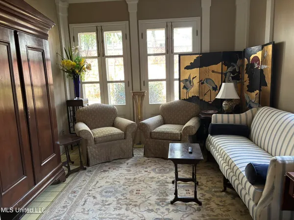 $685,000 | 705 Washington Street, Natchez, MS 39120