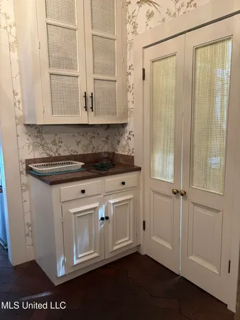 $685,000 | 705 Washington Street, Natchez, MS 39120