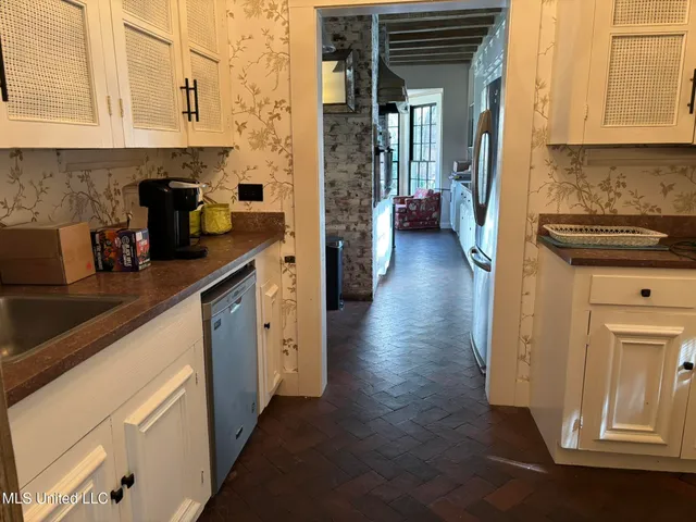 $685,000 | 705 Washington Street, Natchez, MS 39120