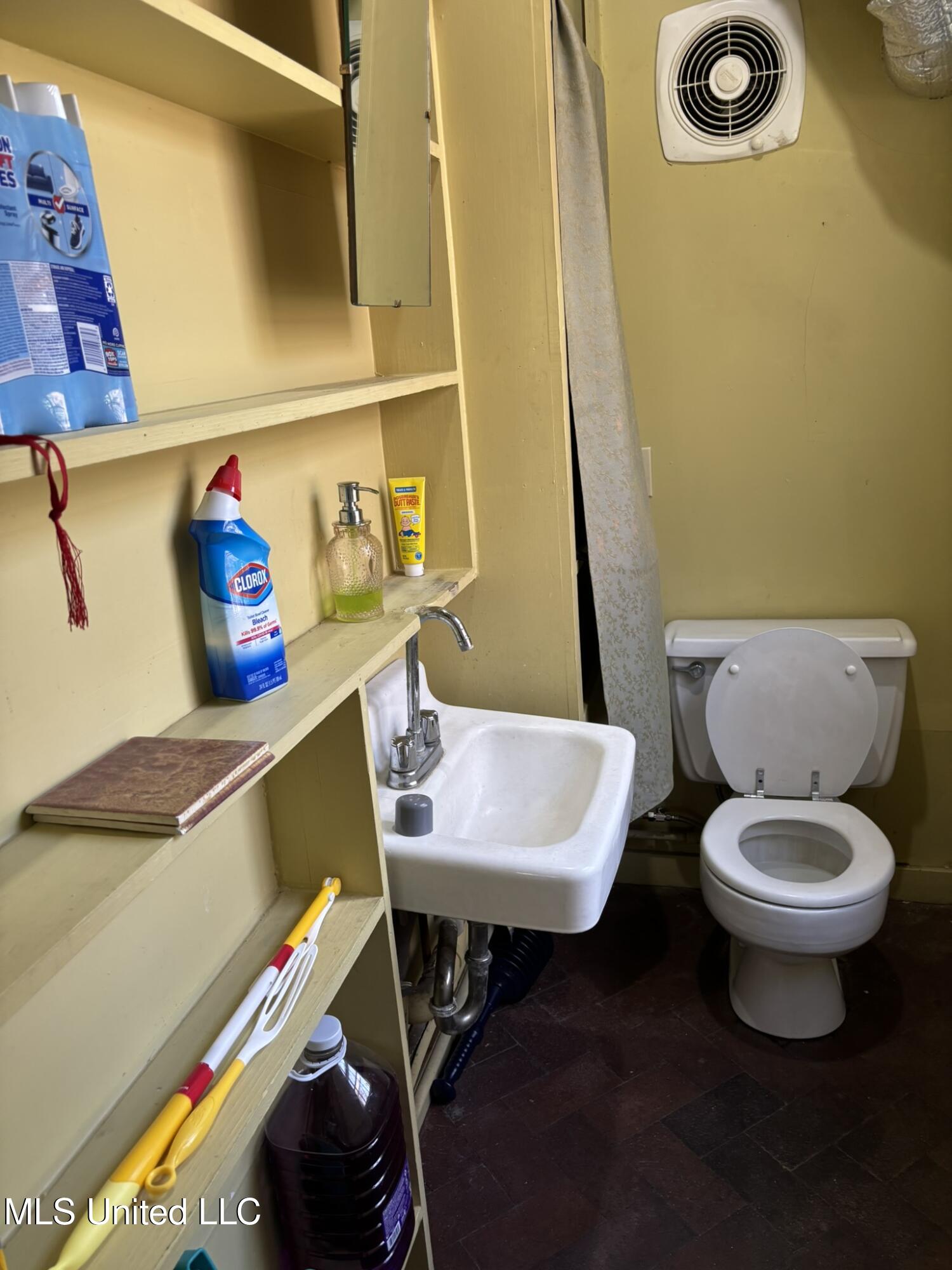 705 Washington Street Natchez, MS 39120 - Photo 23 of 57 IMG_1827