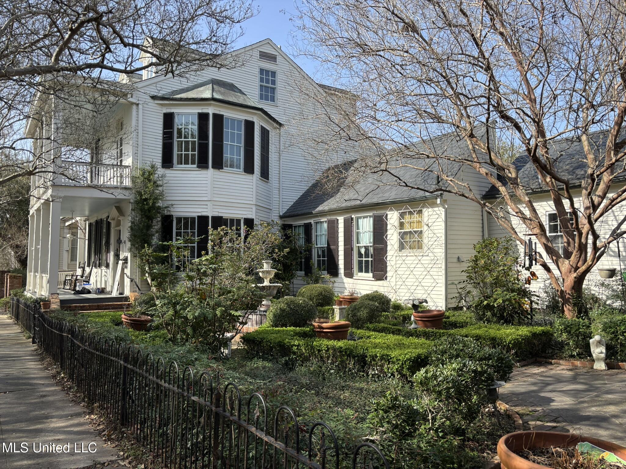 705 Washington Street Natchez, MS 39120 - Photo 3 of 57 IMG_1857