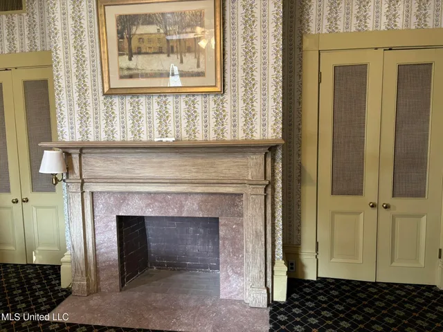 $685,000 | 705 Washington Street, Natchez, MS 39120