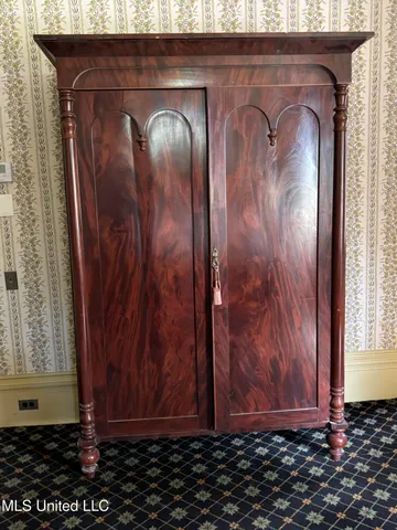 $685,000 | 705 Washington Street, Natchez, MS 39120