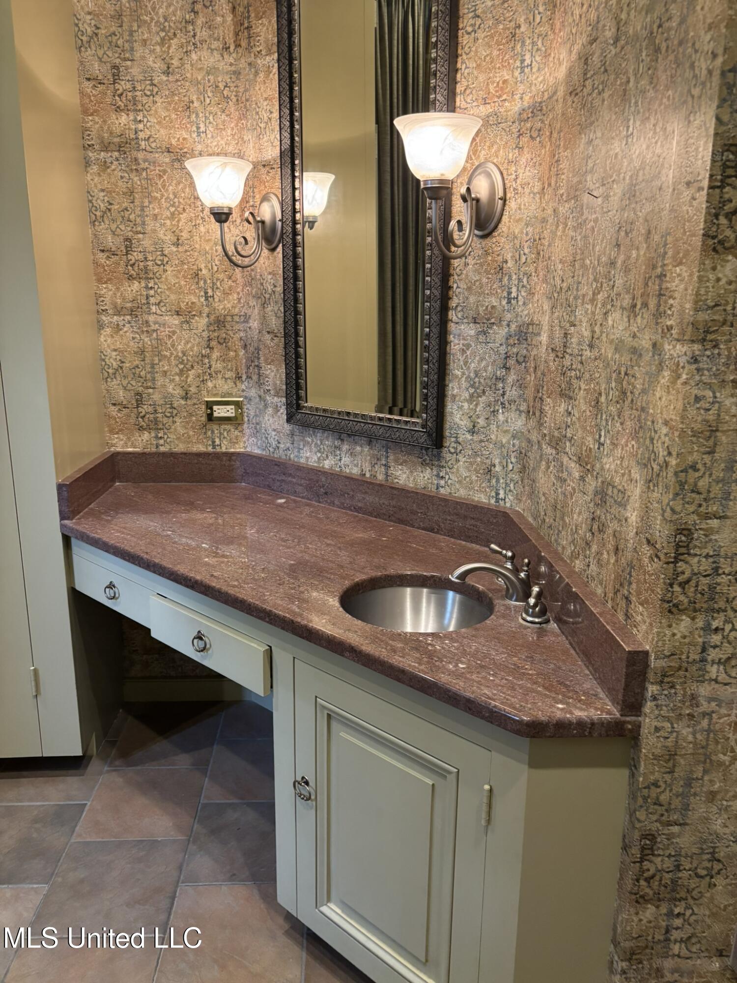 705 Washington Street Natchez, MS 39120 - Photo 36 of 57 IMG_1799