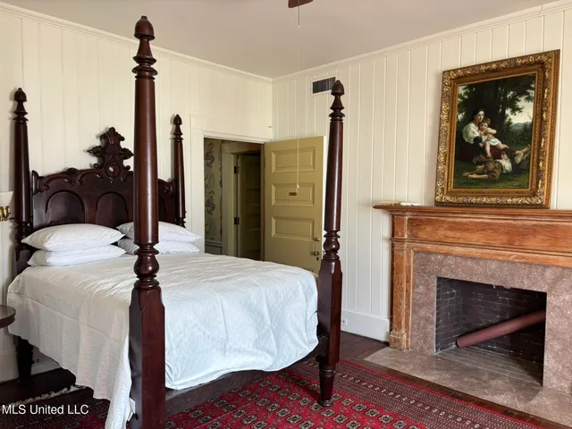 $685,000 | 705 Washington Street, Natchez, MS 39120