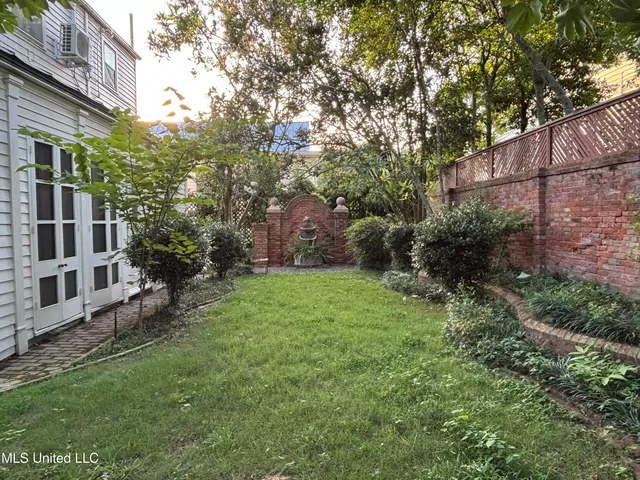 $685,000 | 705 Washington Street, Natchez, MS 39120