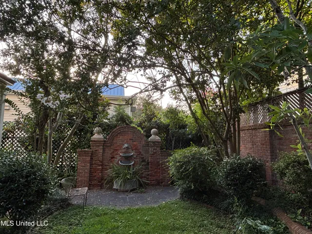 $685,000 | 705 Washington Street, Natchez, MS 39120