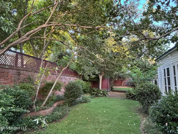 $685,000 | 705 Washington Street, Natchez, MS 39120