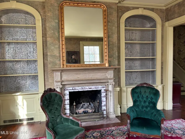 $685,000 | 705 Washington Street, Natchez, MS 39120