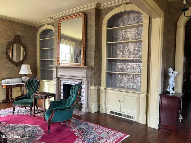 $685,000 | 705 Washington Street, Natchez, MS 39120