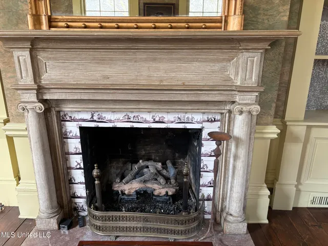 $685,000 | 705 Washington Street, Natchez, MS 39120