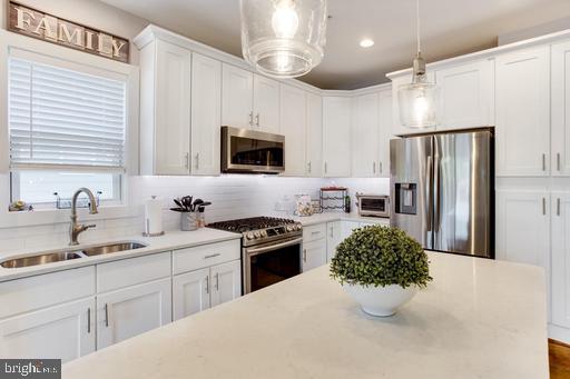 330 Arbutus Drive Edgewater, MD 21037 - Photo 12 of 27