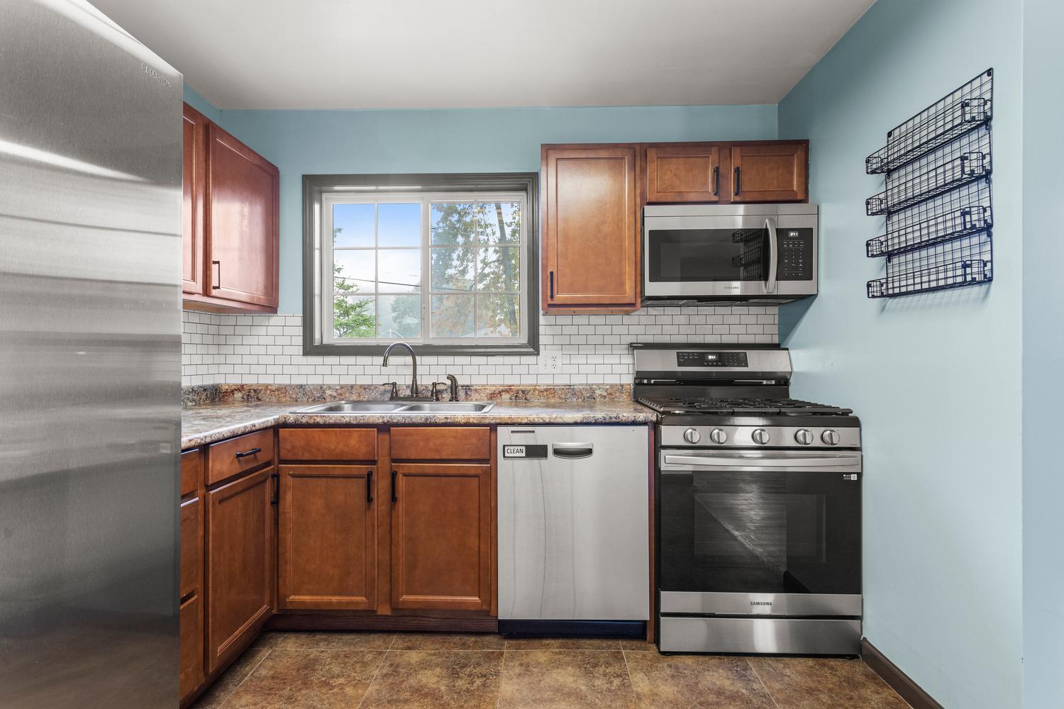 1900 Alder Lane Champaign, IL 61821 - Photo 9 of 26 Gallery Image 9
