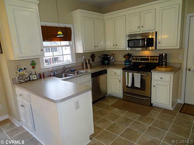 12002 Stamford Road Midlothian, VA 23112 - Photo 6 of 15 Kitchen