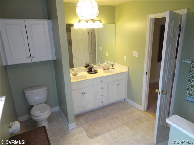 12002 Stamford Road Midlothian, VA 23112 - Photo 8 of 15 Master Bath