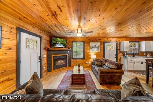 4151 Oak Ridge Street Pigeon Forge, TN 37863 - Photo 7 of 20 8