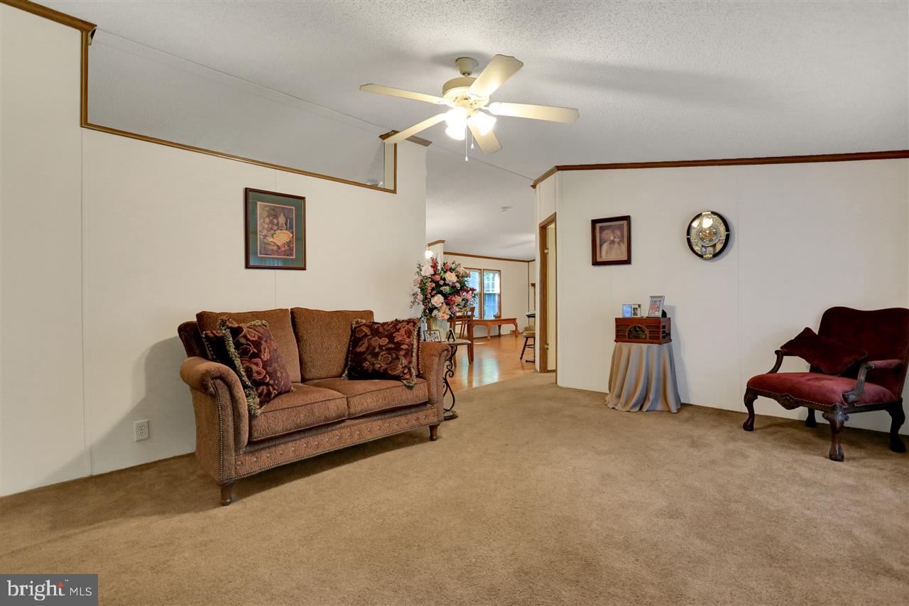 2560 Henry Road Chambersburg, PA 17202 - Photo 3 of 37 Gallery Image 3