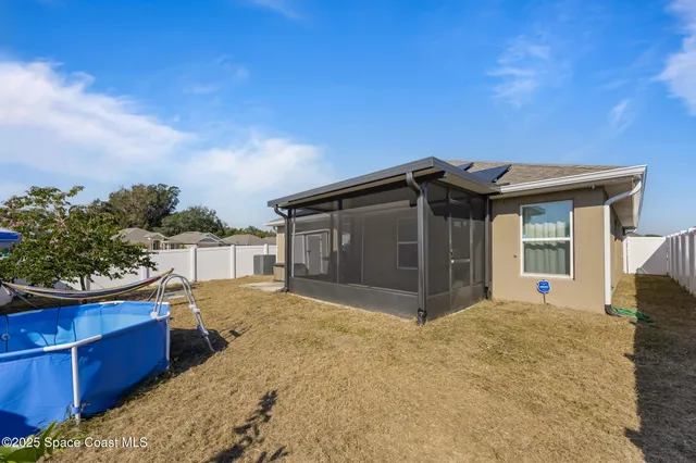 a front view of house with yard
