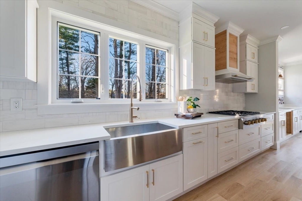 93 Center Street Hanover, MA 02339 - Photo 12 of 42