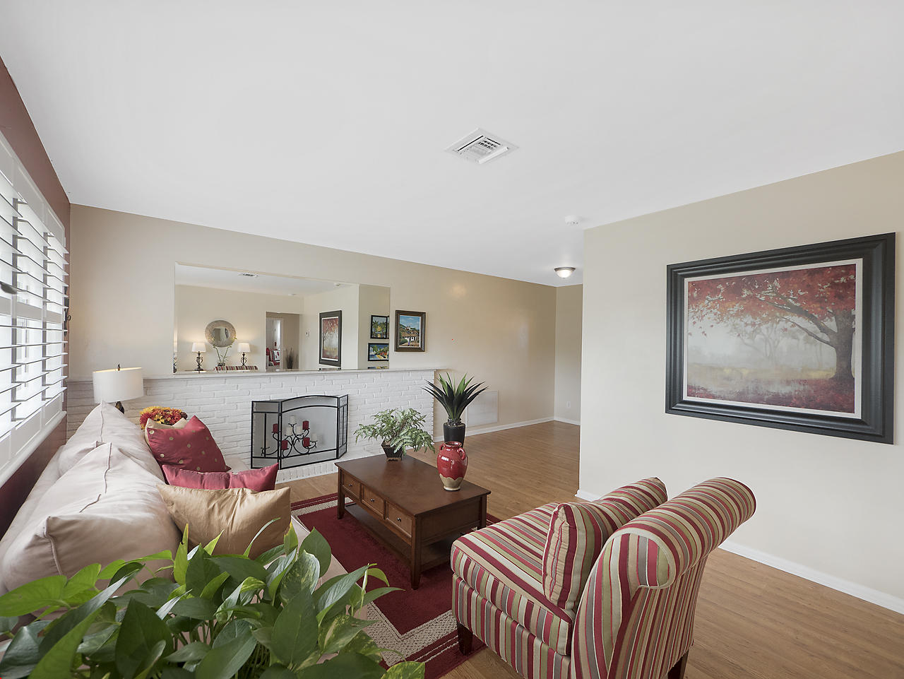 339 Leigh Road West Palm Beach, FL 33405 - Photo 3 of 17 Family/Dining Area