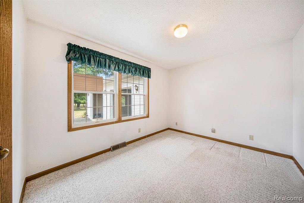 19055 Sandborn Road Manchester, MI 48158 - Photo 13 of 25