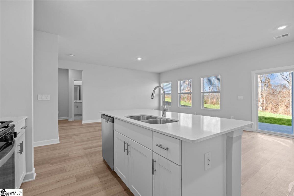 1624 Switchback Circle Moore, SC 29369 - Photo 7 of 38